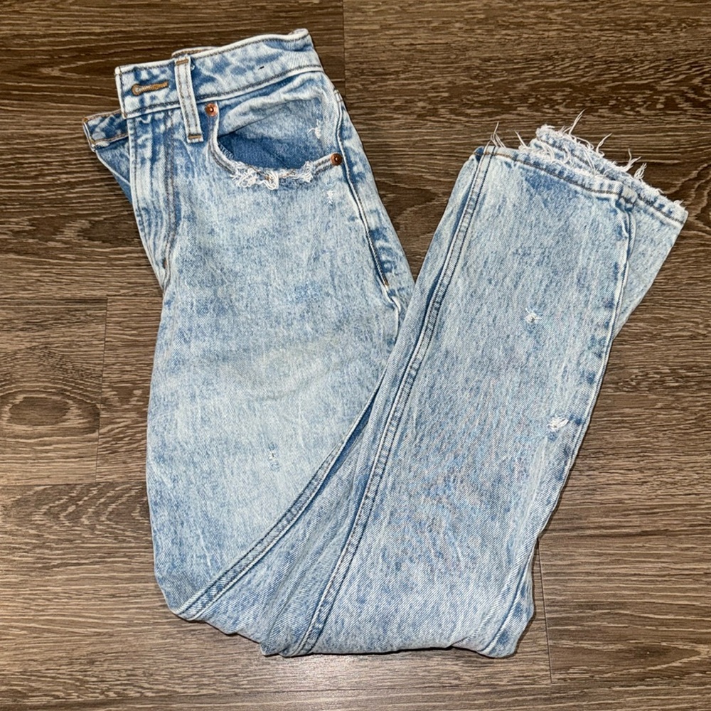 Abercrombie and Fitch High Rise Mom Jean Curve Love